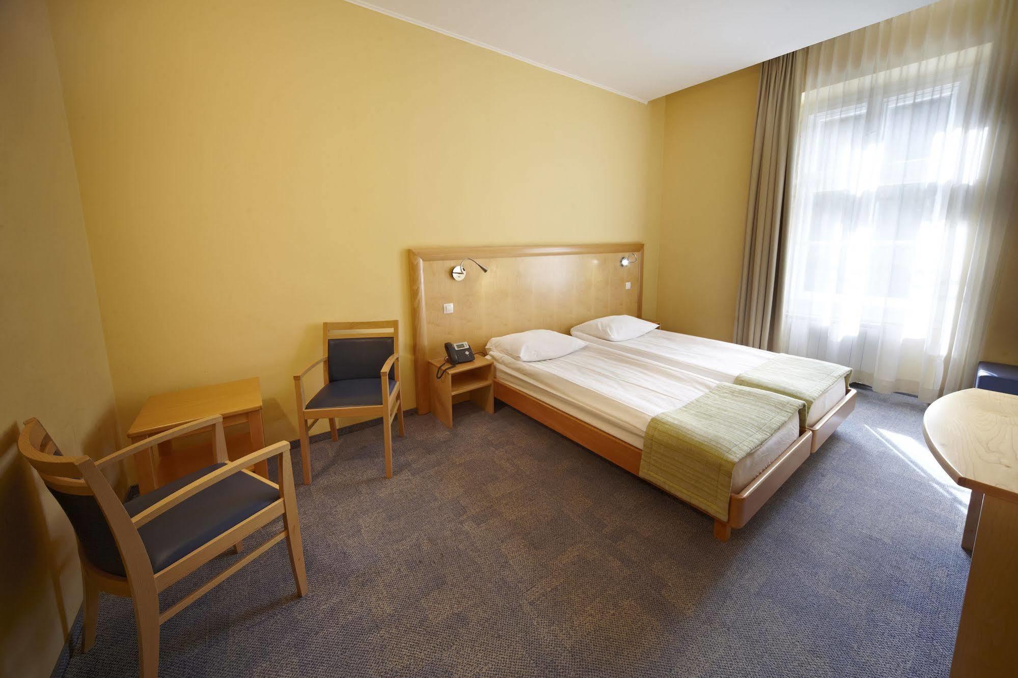 Depadansa Hotel Park - Terme Dobrna Bagian luar foto