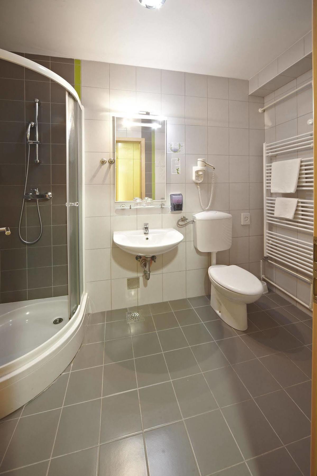 Depadansa Hotel Park - Terme Dobrna Bagian luar foto