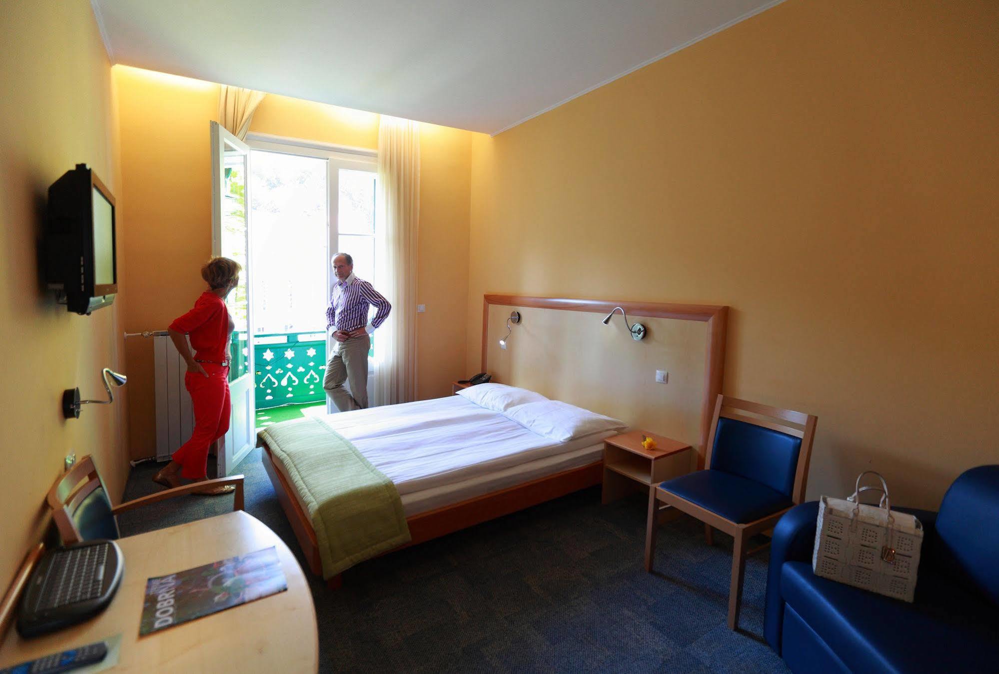 Depadansa Hotel Park - Terme Dobrna Bagian luar foto